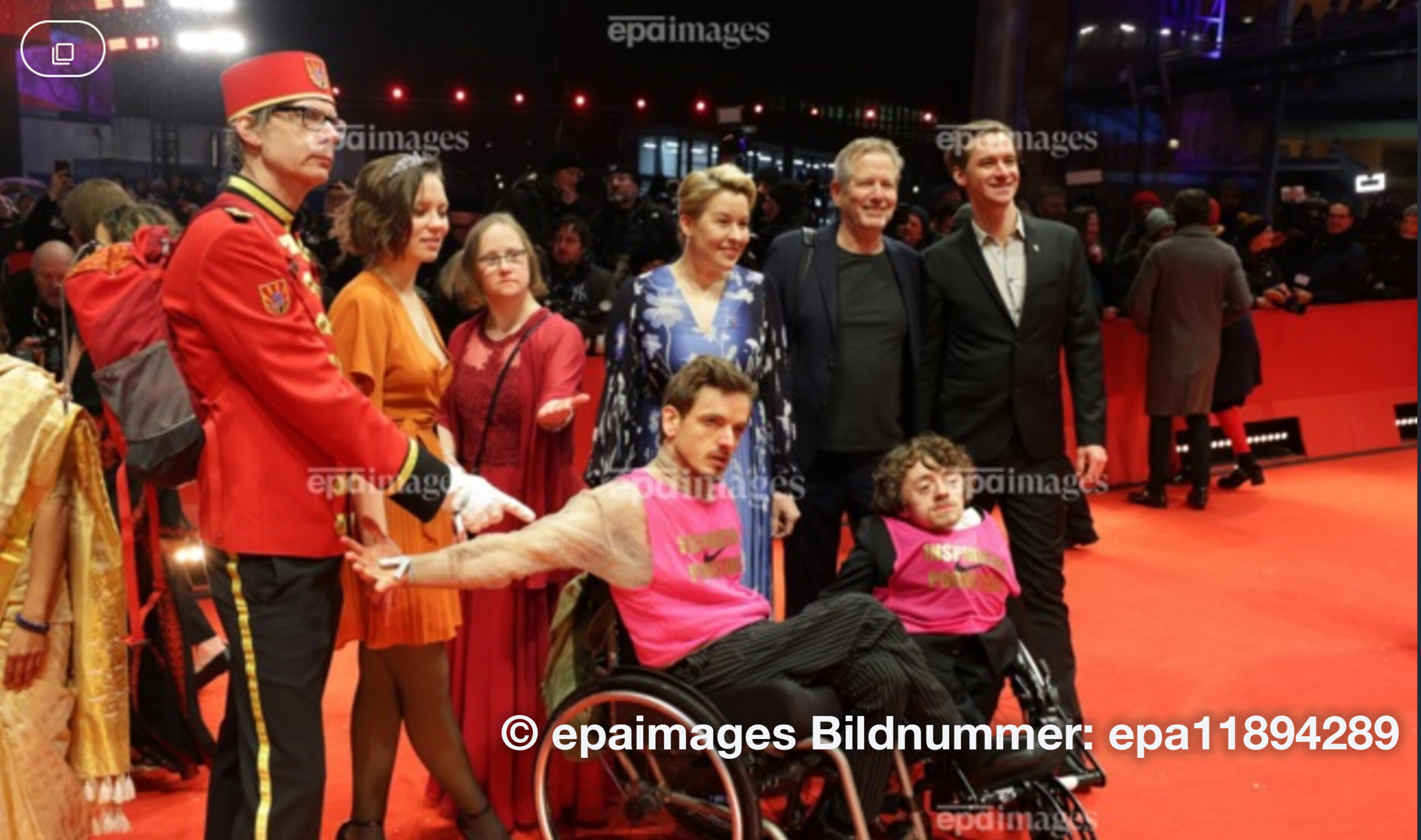 Liftboy (Chrisdian Wittenburg), Victoria Czech, Carina Kühne, Franziska Giffey, Wolfgang Janßen, Nikolas Jürgens, Jan Kampmann und Leonard Grobien auf dem roten Teppich der Berlinale 2025